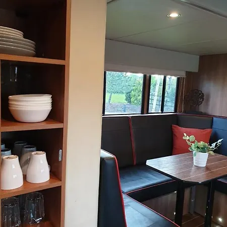 Experience Our Charming Wexford Horsebox Glamping 营地 Bridgetown (Wexford)
